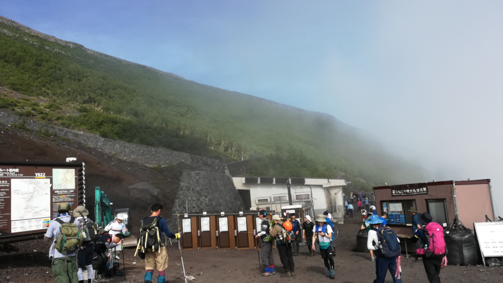 仮設トイレも設置されます。