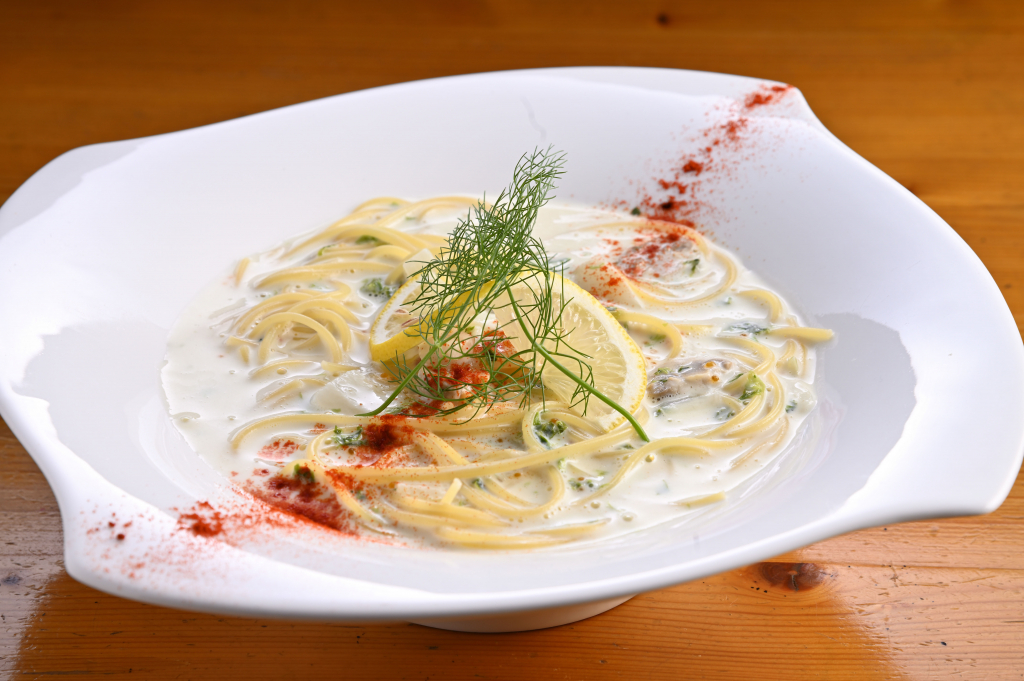 とびっ子と青のりのクリームパスタ 1080円
