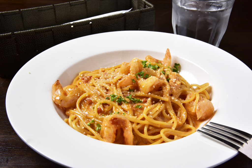 エビとトマトのクリームパスタ 1000円