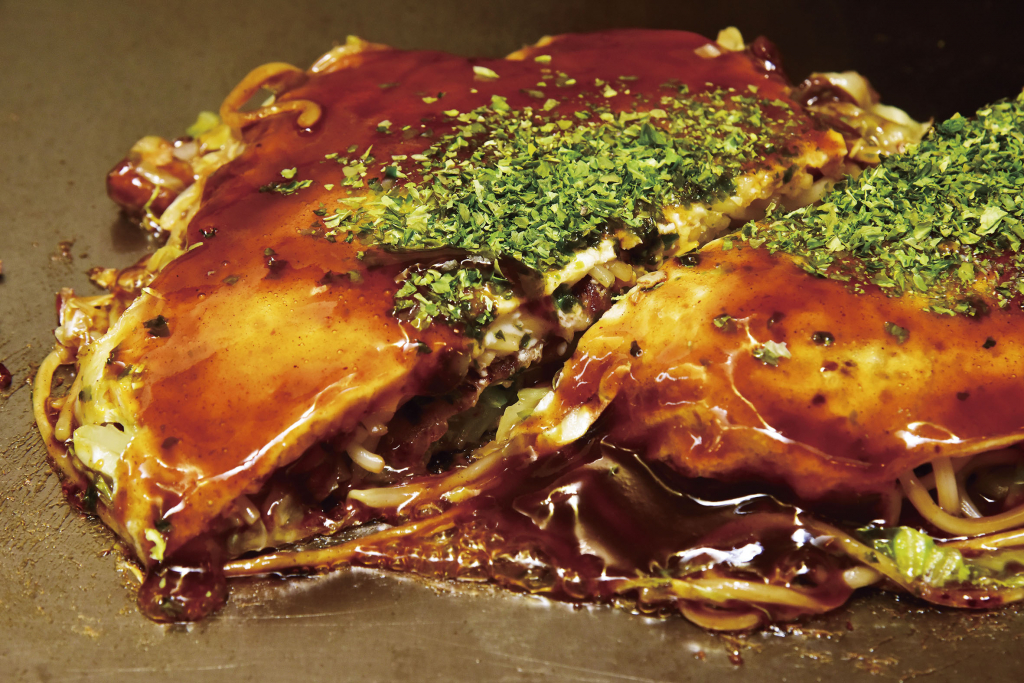 広島風ミックス焼きそば入り 1110円+税